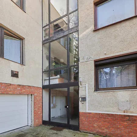 Buda Hills Hideout *